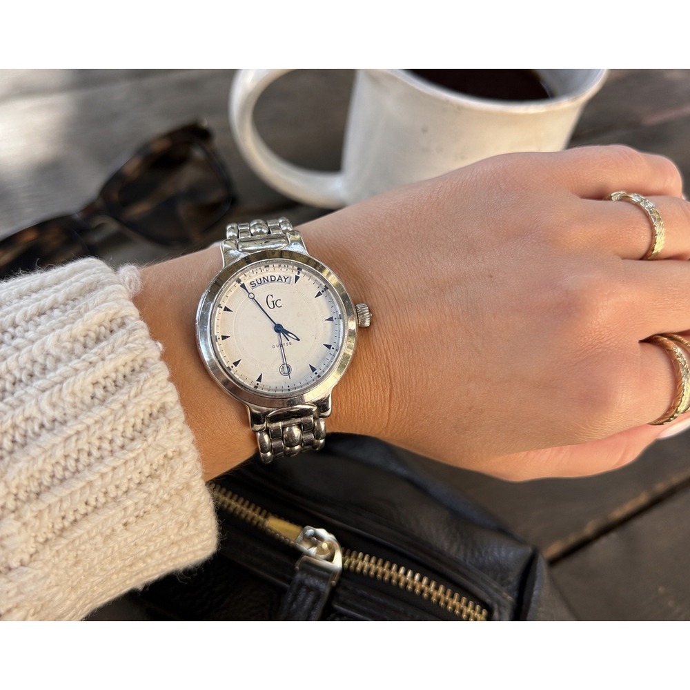 GC Guess Collection GC2000 Silver Tone Day Date Quartz Watch Untested